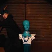 El texto musical DROPTOPBITCH de LILSPIRIT también está presente en el álbum American spirit (2020)
