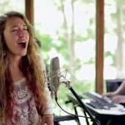 El texto musical MY REVIVAL de LAUREN DAIGLE también está presente en el álbum How can it be (2015)