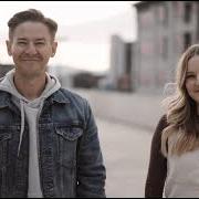 El texto musical ALMOST APRIL de MAT AND SAVANNA SHAW también está presente en el álbum Just how strong you are (2025)