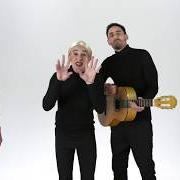 El texto musical AU-DELÀ de MADAME MONSIEUR también está presente en el álbum Vu d'ici (2018)