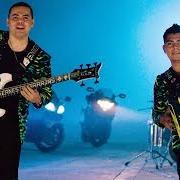 El texto musical EL DE LOS CHICLES DE MENTA (EL 6) de ENIGMA NORTEÑO también está presente en el álbum ¿van a querer más? (2016)