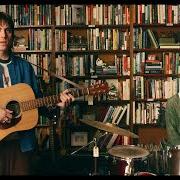 El texto musical FEELING LIKE DANCING de JOAN también está presente en el álbum Superglue (2023)