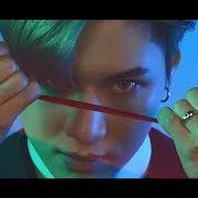 El texto musical SLAVE de TAEMIN también está presente en el álbum Famous (2019)