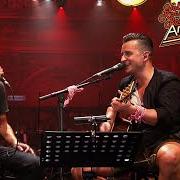 El texto musical IN DEINE ARM ZU LIEGN de ANDREAS GABALIER también está presente en el álbum Mtv unplugged (2016)