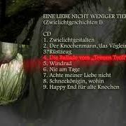 El texto musical DER KNOCHENMANN, DAS VÖGLEIN UND DIE NYMPHE de HERUMOR también está presente en el álbum Eine liebe nicht weniger tief (zwielichtgeschichten i) (2020)