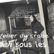 El texto musical LE MASQUE SUR LE MUR de GÉRARD MANSET también está presente en el álbum L'atelier du crabe (1981)