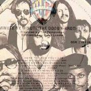 El texto musical HOW DO THE FOOLS SURVIVE? de THE DOOBIE BROTHERS también está presente en el álbum Minute by minute (1978)