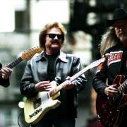 El texto musical I KNOW WE WON de THE DOOBIE BROTHERS también está presente en el álbum World gone crazy (2010)