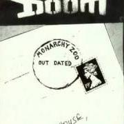 El texto musical RAINING NAPALM de DOOM también está presente en el álbum Monarchy zoo (1996)