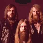 El texto musical BLACK SNAKE de KADAVAR también está presente en el álbum Abra kadavar (2013)