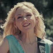 El texto musical NO MAN'S LAND de EMILY KINNEY también está presente en el álbum Swimteam (2023)