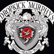 El texto musical OUT OF OUR HEADS de DROPKICK MURPHYS también está presente en el álbum Signed and sealed in blood (2013)