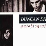 El texto musical EL CHICO DE LOS OJOS ASUSTADOS de DUNCAN DHU también está presente en el álbum Autobiografía (1989)