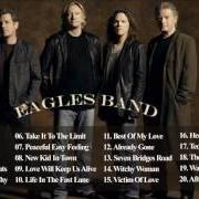 El texto musical LIFE IN THE FAST LANE de EAGLES también está presente en el álbum Hotel california (1976)