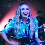 El texto musical YOU KISSED ME FIRST de CARLY PEARCE también está presente en el álbum Carly pearce (2020)