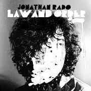 El texto musical ALL THE LIGHTS WENT OUT IN GEORGIA de JONATHAN RADO también está presente en el álbum Law and order (2013)