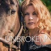El texto musical AS THE SUN SETS de HELENA MACE también está presente en el álbum Unbroken (2020)