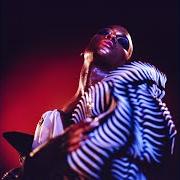 El texto musical BURN A PRINT de LOTIC también está presente en el álbum Power (2018)
