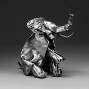 El texto musical CARBON 7 (161) de JLIN también está presente en el álbum Black origami (2017)