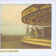 El texto musical MANY PEAKS de ELECTRELANE también está presente en el álbum Rock it to the moon (2001)