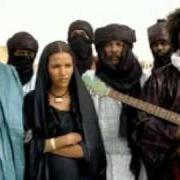 El texto musical MATADJEM YINMIXAN de TINARIWEN también está presente en el álbum Aman iman (2007)