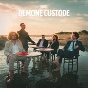 El texto musical IL BAR DEI CATTIVI de EDERA también está presente en el álbum Demone custode (2022)