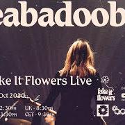 El texto musical HOW WAS YOUR DAY? de BEABADOOBEE también está presente en el álbum Fake it flowers (2020)