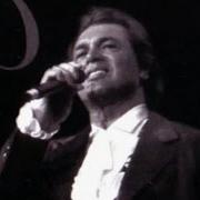 El texto musical LONG AGO AND FAR AWAY de ENGELBERT HUMPERDINCK también está presente en el álbum Moonlight becomes you