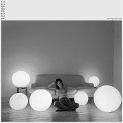 El texto musical DIONNE de JAPANESE HOUSE (THE) también está presente en el álbum Chewing cotton wool (2020)