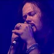 El texto musical TOUCH OF BLESSING de EVERGREY también está presente en el álbum A night to remember (2005)