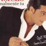 El texto musical UN MONDO D'AMORE de FIORELLO también está presente en el álbum Finalmente tu (1995)
