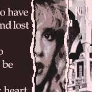 El texto musical HARD FEELINGS de FLEETWOOD MAC también está presente en el álbum Behind the mask (1990)