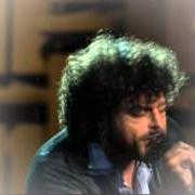 El texto musical EL MUNDO de FRANCESCO RENGA también está presente en el álbum Mi voz (2014)