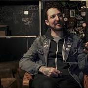 El texto musical THE HYMN OF KASSIANI de FRANK TURNER también está presente en el álbum No man's land (2019)