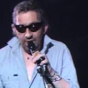 El texto musical QUI EST IN QUI EST OUT de SERGE GAINSBOURG también está presente en el álbum Serge gainsbourg zenith (1989)