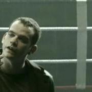 El texto musical SOUS LE VENT (DUO AVEC CÉLINE DION) de GAROU también está presente en el álbum Seul (2000)