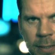 El texto musical KISS ME WHEN I'M DOWN de GARY ALLAN también está presente en el álbum Get off on the pain (2010)