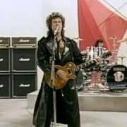 El texto musical LIVIN' ON DREAMS de GARY MOORE también está presente en el álbum After the war (1989)