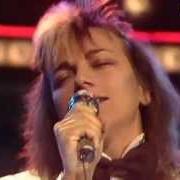 El texto musical CARILLON de GIANNA NANNINI también está presente en el álbum Latin lover (1982)