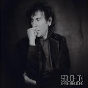 El texto musical L'HIRONDELLE de ALAIN SOUCHON también está presente en el álbum A cause d'elles (2011)