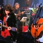 El texto musical ALONE de HEART también está presente en el álbum The road home (1995)