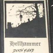 El texto musical MANIAC de HELLHAMMER también está presente en el álbum Death fiend - demo (1983)