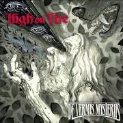 El texto musical DE VERMIS MYSTERIIS de HIGH ON FIRE también está presente en el álbum De vermis mysteriis (2012)