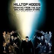 El texto musical LIGHTS OUT de HILLTOP HOODS también está presente en el álbum Drinking from the sun, walking under stars restrung (2016)
