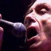 El texto musical FACADE de IGGY POP también está presente en el álbum Avenue b (1999)