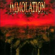 El texto musical AT MOURNING'S TWILIGHT de IMMOLATION también está presente en el álbum Harnessing ruin (2005)