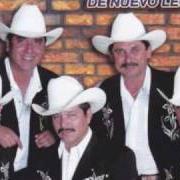 El texto musical SE ESTA ACABANDO de LOS INVASORES DE NUEVO LEON también está presente en el álbum No soy de palo (2003)