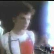 El texto musical GOLDEN PLAYPEN de INXS también está presente en el álbum Shabooh shoobah (1982)