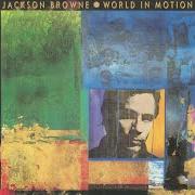 El texto musical I AM A PATRIOT de JACKSON BROWNE también está presente en el álbum World in motion (1989)