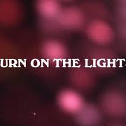 El texto musical TURN ON THE LIGHTS de JAMIE CULLUM también está presente en el álbum The pianoman at christmas (2020)